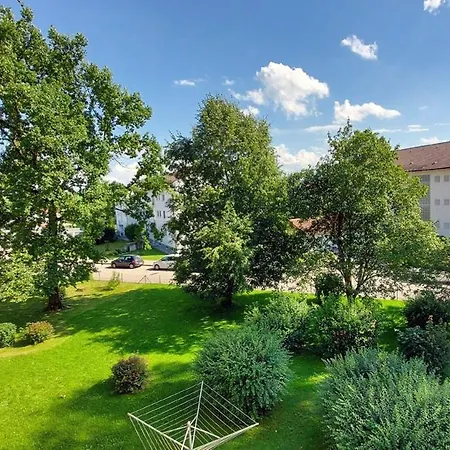 Schoene Mit Balkon, Zentrumnah